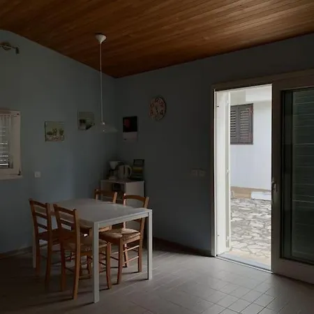 Sunny Grandma'S Garden Apartment Baska  Exterior photo