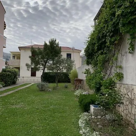 Sunny Grandma'S Garden Apartment Baska  Exterior photo